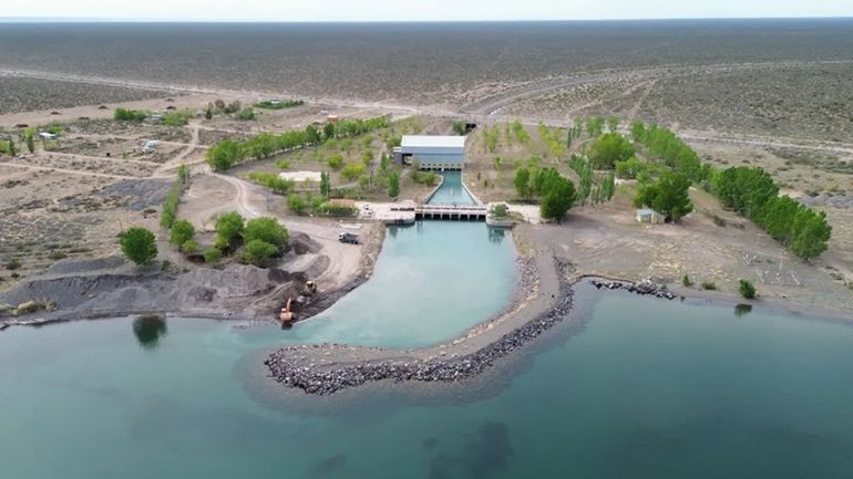 Realizan obras para garantizar el agua potable en Neuquén durante el verano