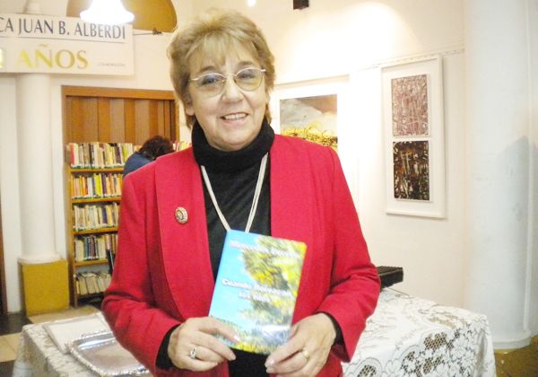 Mercedes Lucero dio a conocer su nuevo libro