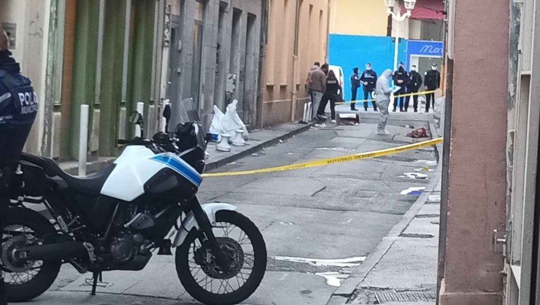 Decapitó a un vagabundo y tiró la cabeza por una ventana