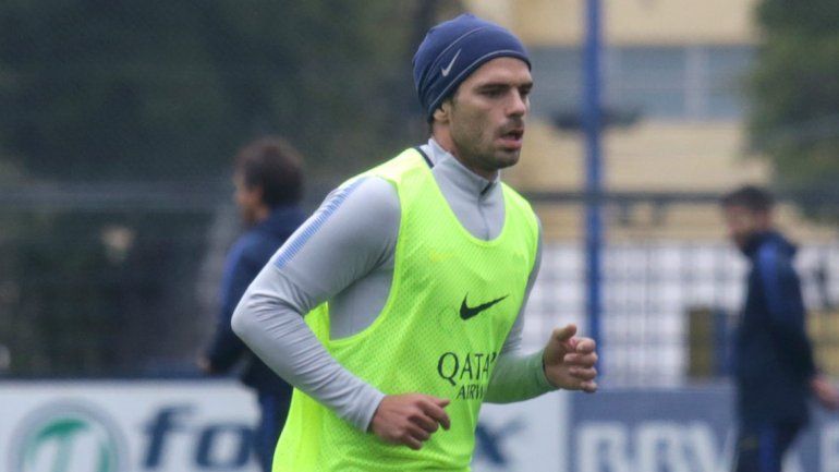 Fernando Gago y una lesión que les corta las piernas al crack.