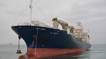 cargan el ultimo barco con jugos del alto valle en puerto sae cargan el ultimo barco con jugos del alto valle en puerto sae