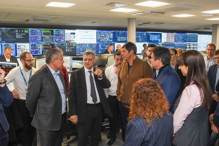 Horacio Marín junto a Rolando Figueroa, Mariano Gaido, Marcelo Rucci y autoridades provinciales. Horacio Marín junto a Rolando Figueroa, Mariano Gaido, Marcelo Rucci y autoridades provinciales.