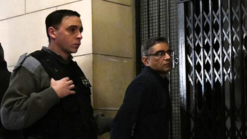 El hombre fue condenado por matar a su marido con sueros envenenados. El hombre fue condenado por matar a su marido con sueros envenenados.