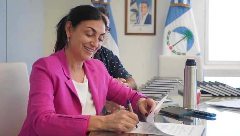 Firman convenio para usar productos biológicos derivados de la placenta