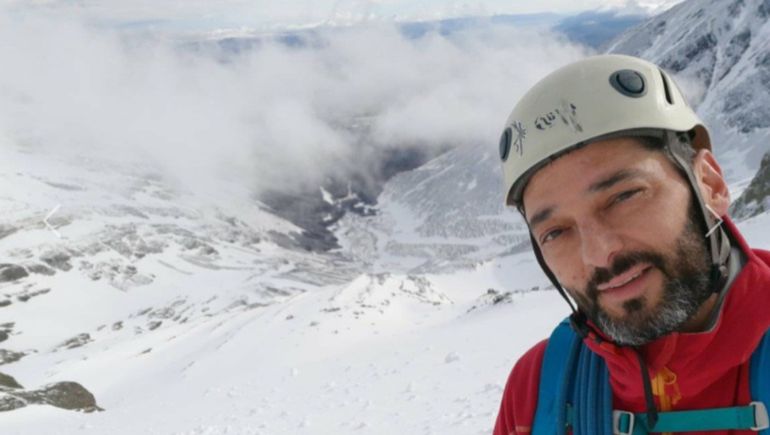 Juan Ignacio Macías tenía 48 años y llevaba mucho timpo salvando vidas en Tierra del Fuego: era un apasionado de la montaña. 