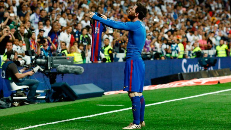 Un gol de Messi en el descuento le dio la victoria al Barça ante el Real 