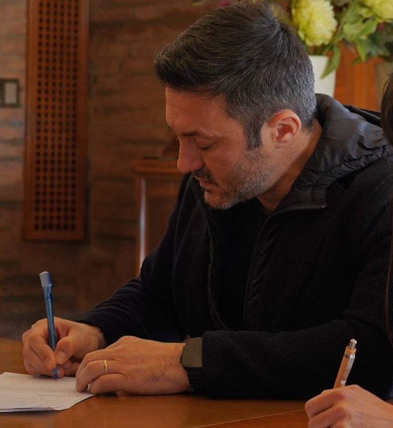 Luis Petri firmó la aceptación de la candidatura. Luis Petri firmó la aceptación de la candidatura.