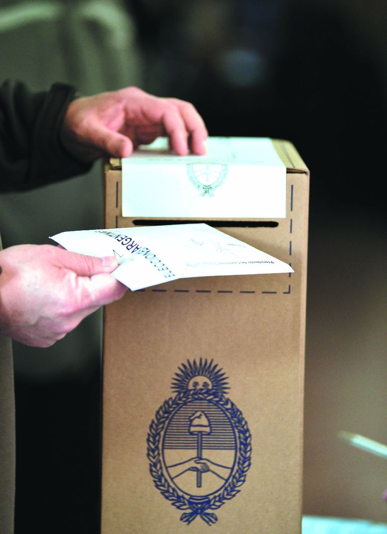 De acuerdo a un informe emitido por el BCRA, la inflación mensual para el período septiembre-diciembre de 2025 se ubicará por debajo del 2 por ciento mensual. Además, los analistas pronostican que el valor del dólar se ubicará en los $1.441. De acuerdo a un informe emitido por el BCRA, la inflación mensual para el período septiembre-diciembre de 2025 se ubicará por debajo del 2 por ciento mensual. Además, los analistas pronostican que el valor del dólar se ubicará en los $1.441.