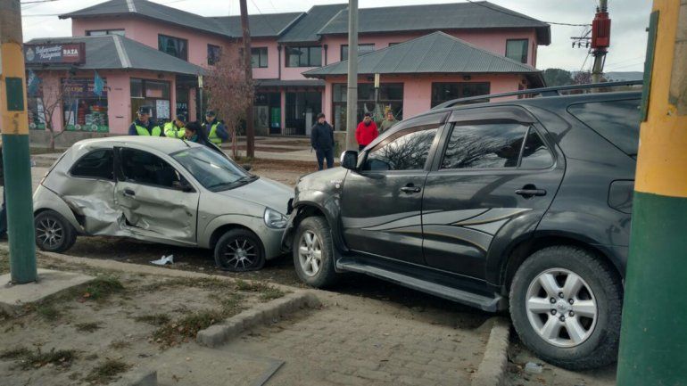 Un militar herido tras un choque con una camioneta