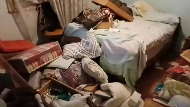Los delincuentes dieron vuelta el dormitorio de la jubilada.