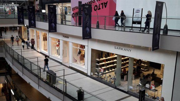 Shoppings piden abrir bajo la modalidad de take away