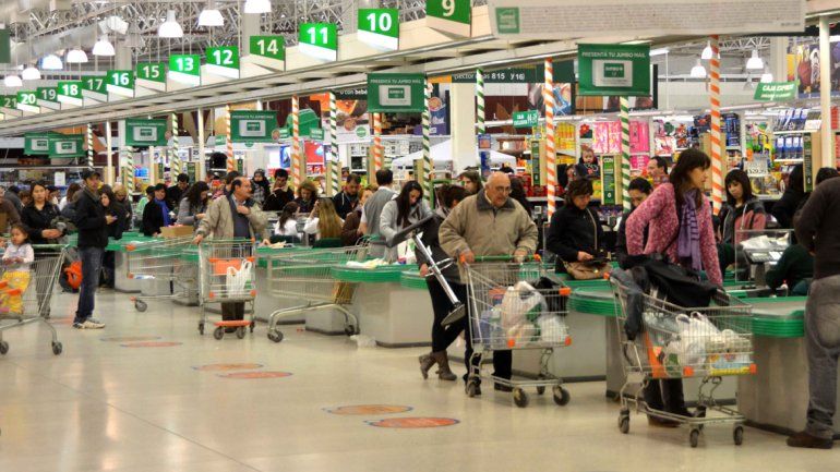 Coto ya recibió varias multas que no paga por incumplir la ley provincial 3224. Las cobrarán judicialmente.