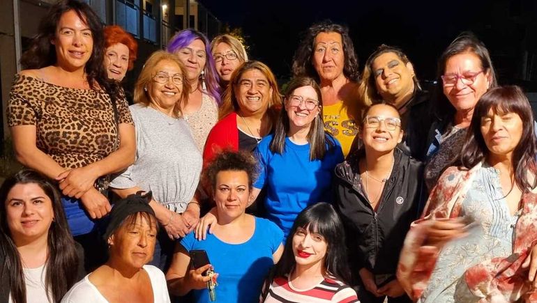 Mónica, en su última visita a Neuquén junto a las mujeres trans. Mónica, en su última visita a Neuquén junto a las mujeres trans.