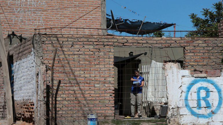 Denunció que un amigo la encerró, la golpeó y la violó