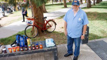 el esloveno de la plaza san martin: de locutor a vendedor ambulante el esloveno de la plaza san martin: de locutor a vendedor ambulante