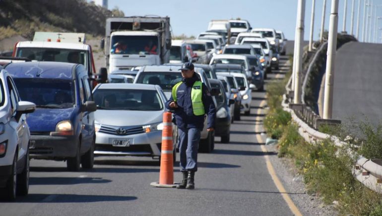 Proponen que los extranjeros paguen multas por infracciones viales en Neuquén