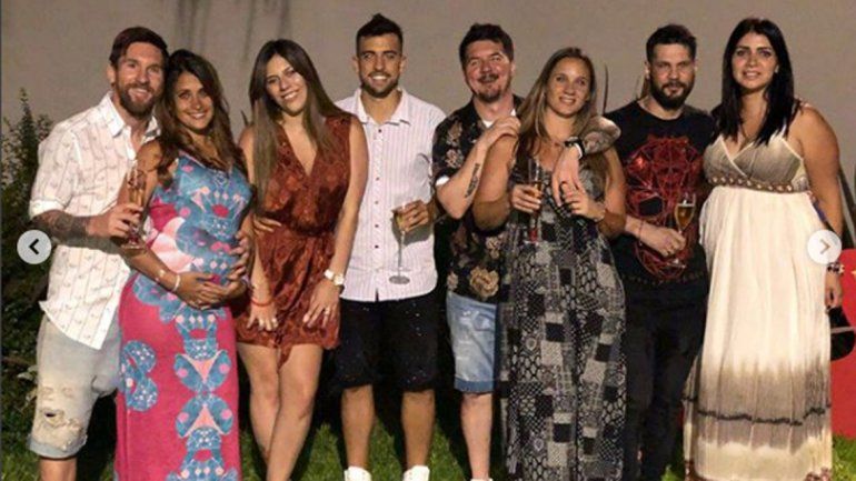 En ojotas, Lio Messi recibió el año junto a su familia en Rosario