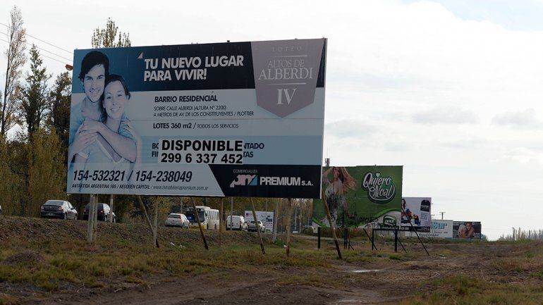 El municipio sacará todos los carteles publicitarios a orillas de las Ruta 22.