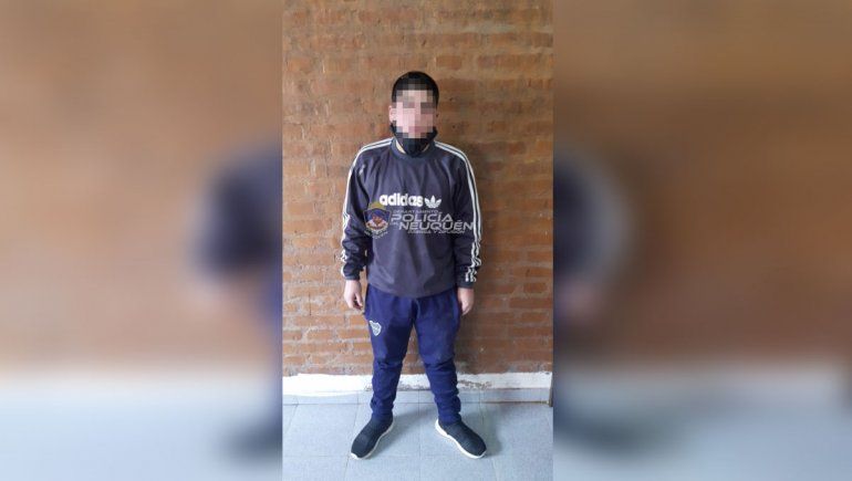 Robó un celular en la calle y su hermana lo entregó a la Policía