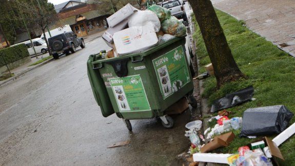 San Martín desbordada de basura por conflicto con municipales