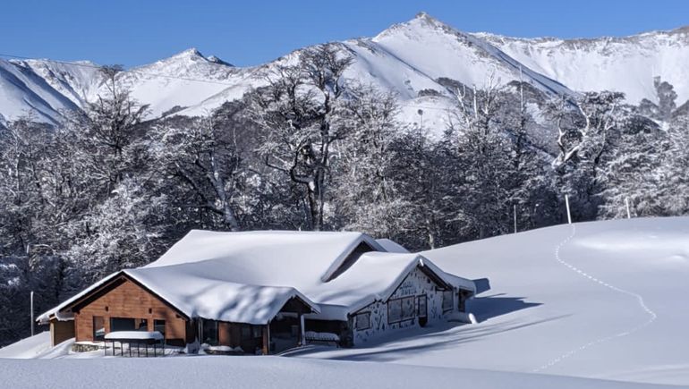 El Cerro Bayo habilitará una de sus pistas este finde largo. El Cerro Bayo habilitará una de sus pistas este finde largo.