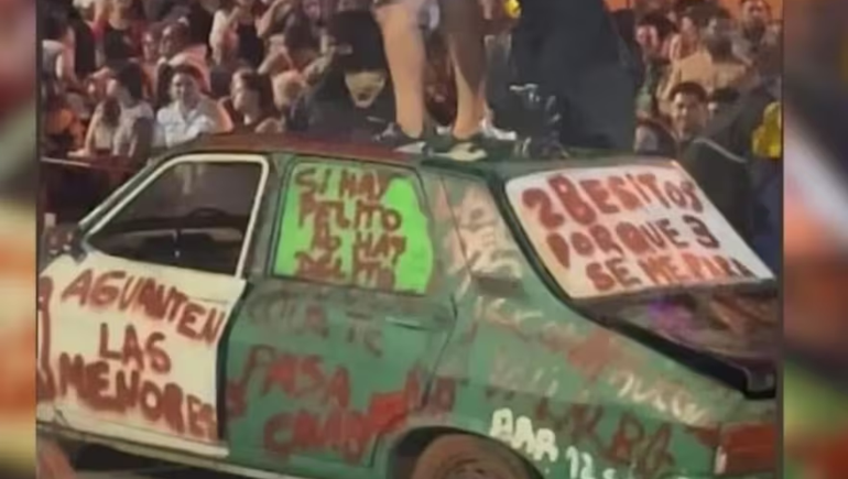 El desfile de un evento previo al carnaval de Lincoln estuvo envuelto en una controversia.