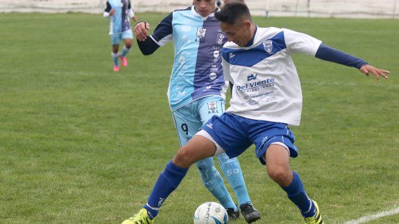 Don Bosco sacó un buen punto en la Colonia y sigue prendido arriba.