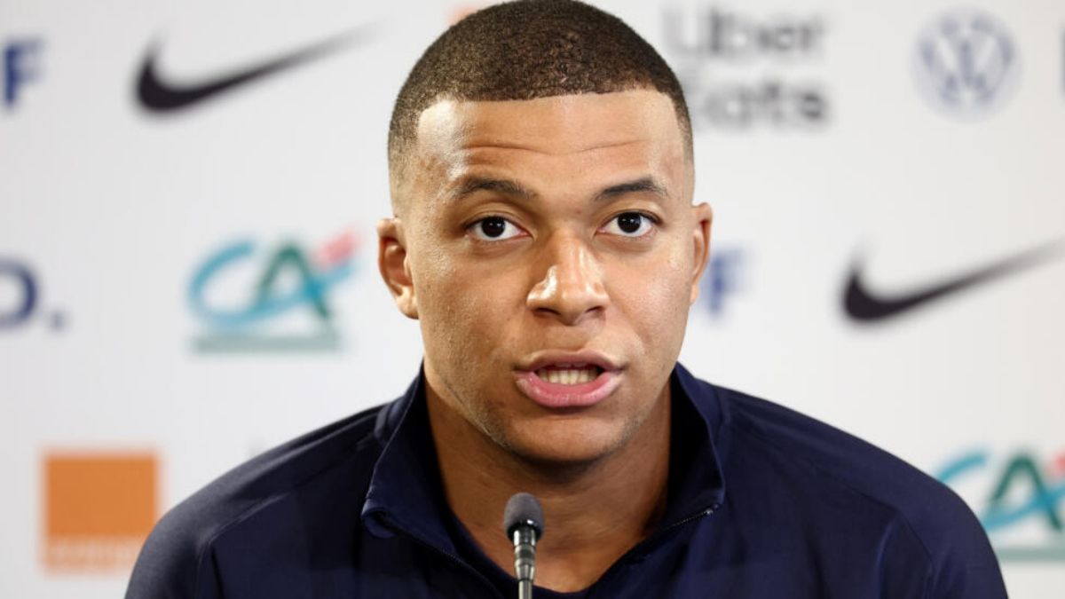 Kylian Mbappé fue acusado de abuso sexual y las reacciones en el mundo del futbol no tardaron en llegar.
