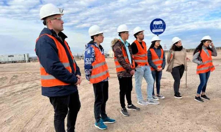 NRG Te Beca 2023:  lanzamiento de la 3ª edición del programa de becas universitarias