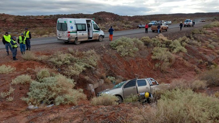 Dos vuelcos cerca de Añelo: una conductora se salvó de milagro