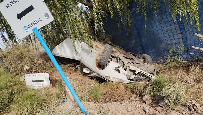 Robo, persecución y vuelco: el policial que sacudió la tarde de Cipolletti y Oro