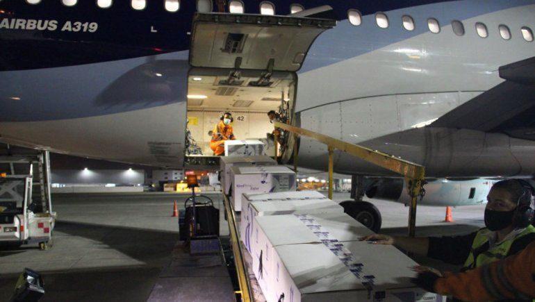 Chile donó vacunas a Paraguay y Ecuador