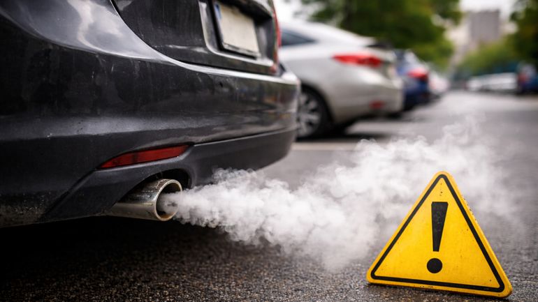 Hay que estar atento cuando aparece olor a huevo podrido en el auto: puede ser un signo de peligro. Foto: IA (imagen ilustrativa)