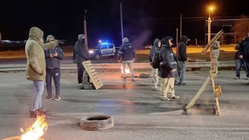 corte en ruta 7: ceramistas insisten con el reclamo, ahora con el gas cortado corte en ruta 7: ceramistas insisten con el reclamo, ahora con el gas cortado