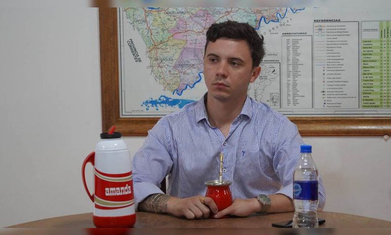 Tras agarrarse a las piñas a la salida de un boliche, el concejal Facundo Bustos renunció a su cargo. Tras agarrarse a las piñas a la salida de un boliche, el concejal Facundo Bustos renunció a su cargo.