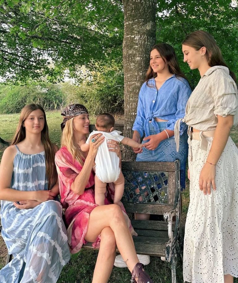 Nicole Neumann y sus hijas Nicole Neumann y sus hijas