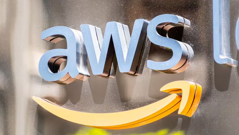 Amazon reveló la causa oficial del colapso que paralizó servicios en todo el mundo