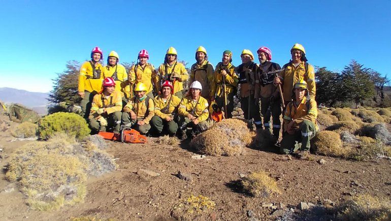 Brigadistas neuquinos en Chubut: nunca vieron algo así