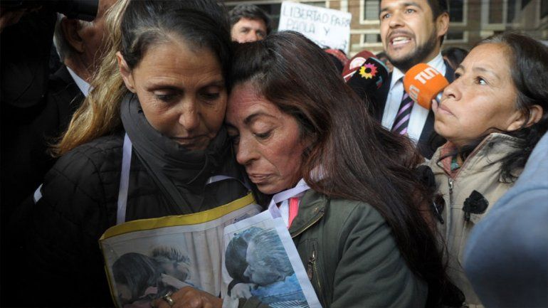 Liberaron a Paola, la mujer que mató a su esposo de 185 puñaladas