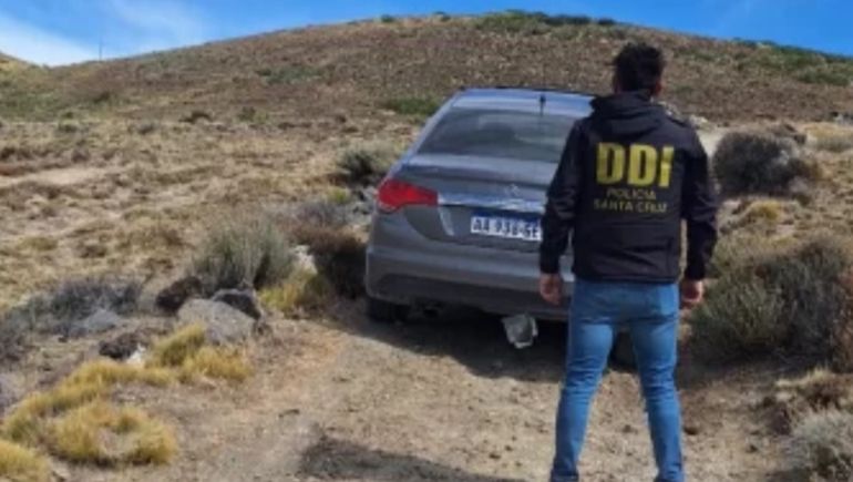 El Citroen C4 gris al que se subió el mochilero ruso en la ruta 3