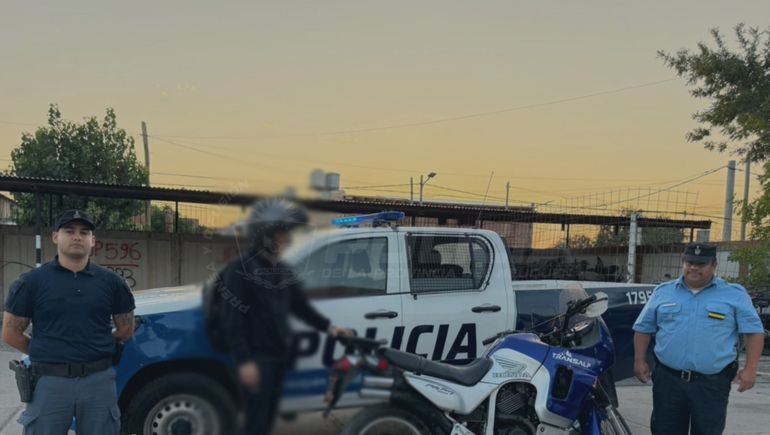Un adolescente robó una moto, fue perseguido por la Policía y terminó demorado