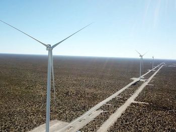 La Flecha alcanzó un nuevo hito: finalizó el montaje del parque eólico de 336 MW La Flecha alcanzó un nuevo hito: finalizó el montaje del parque eólico de 336 MW