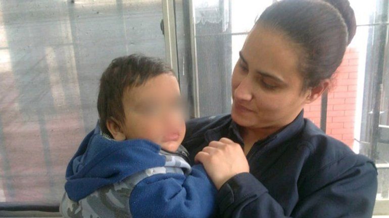 Abandonó su bebé: Lo dejo porque estoy en la calle