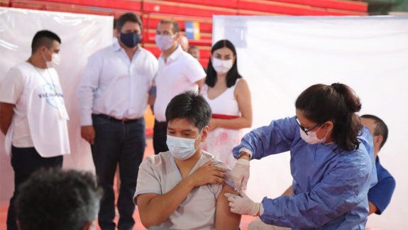 Neuquén comenzó a vacunar contra el COVID en cuatro ciudades