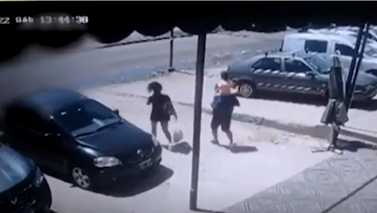 Un camionero borracho chocó un poste y mató a una nena de 2 años