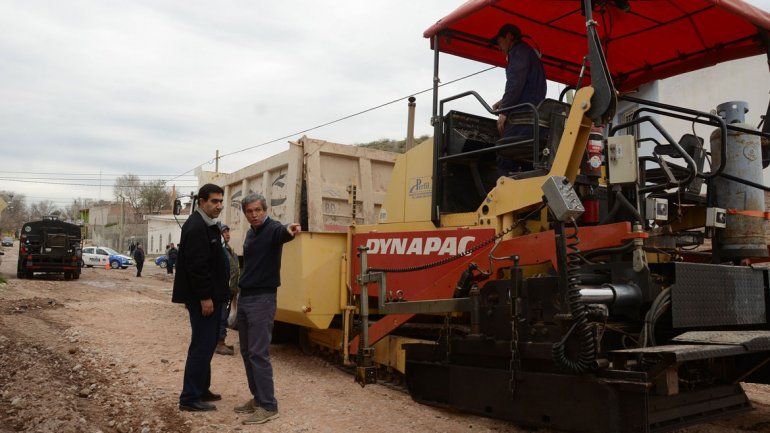 Funcionarios de la comuna recorrieron las obras en el barrio.