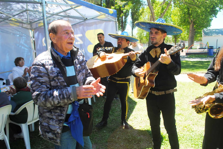 Lupe fue peluquero en Zapala y mozo en Copahue