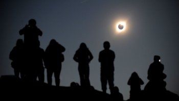 A-Eclipse-gente.png