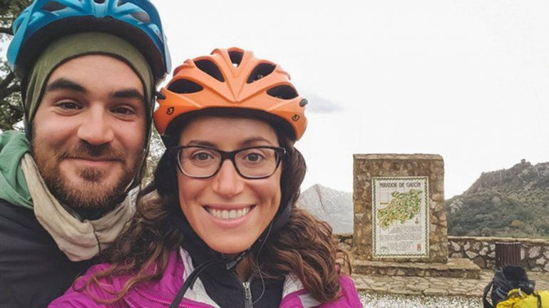 Iban en bici y terroristas los atropellaron