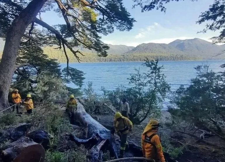 El incendio Valle Magdalena está contenido: retoman actividades en los lagos Quillén y Tromen